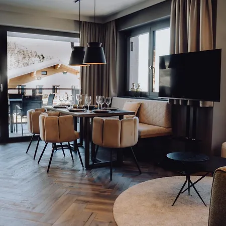 The Matthew - Pop Up & Down