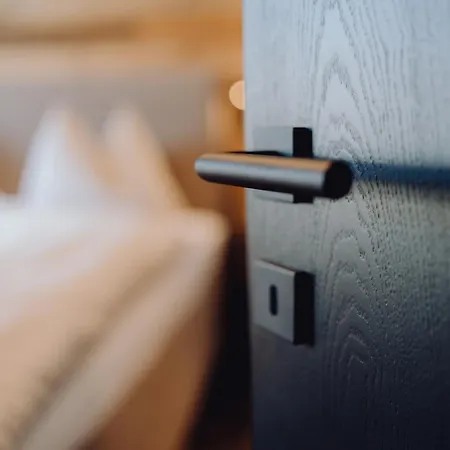 The Matthew - Pop Up & Down Apartment *