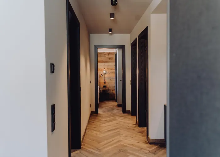 The Matthew - Pop Up & Down